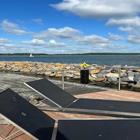 Hausboot In An Der Kieler Foerde ラーボエ