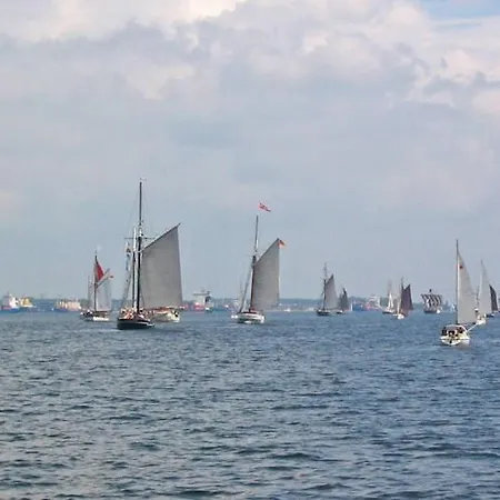 船上ホテル Hausboot In An Der Kieler Foerde ラーボエ