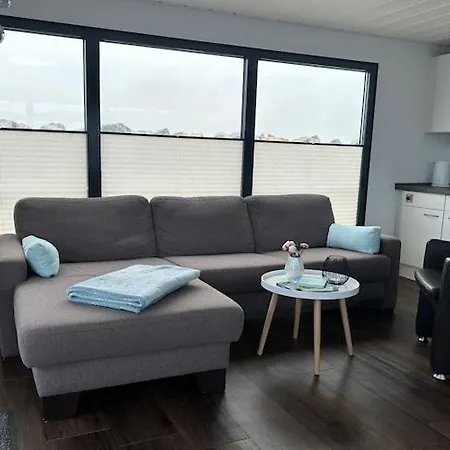 Hausboot In An Der Kieler Foerde ラーボエ