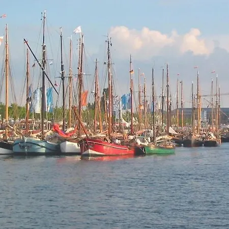 Hausboot In An Der Kieler Foerde 船上ホテル *