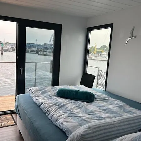 船上ホテル Hausboot In An Der Kieler Foerde *